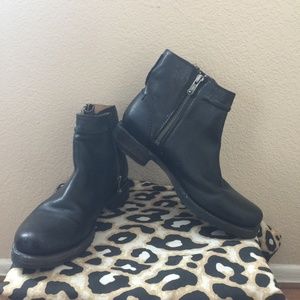 FRYE BOOTS BLACK SZ 7.5 B